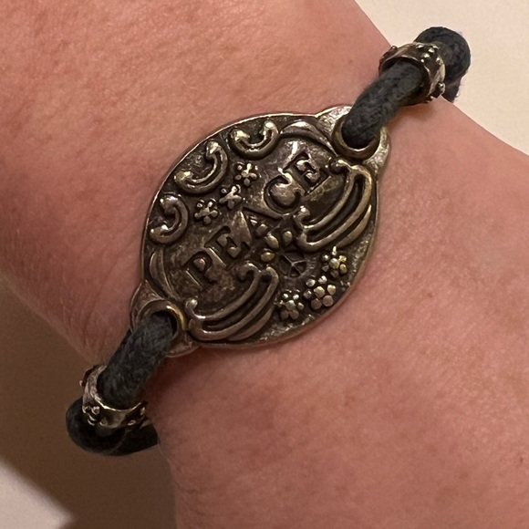 WOMEN’S LUCKY BRAND “PEACE” BRACELET. - Picture 3 of 12